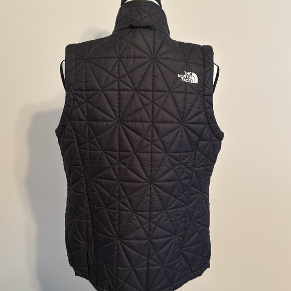 Cute quilted NF vest - Picture 2 of 6